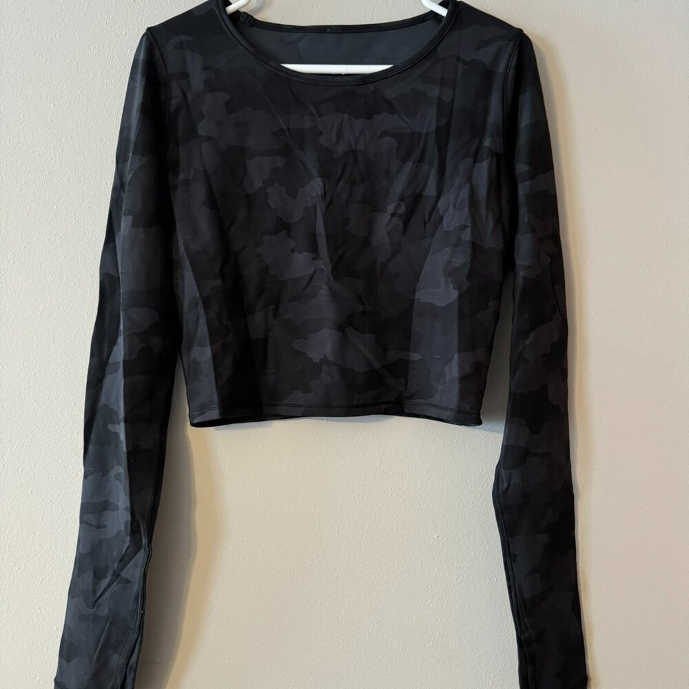 LuLuLemon Long Sleeve Cropped shirt